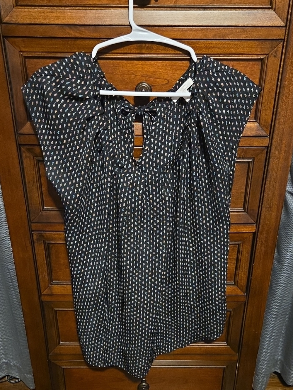 LC Lauren Conrad Black Microprint Cap-Sleeve Tie-Neck Blouse